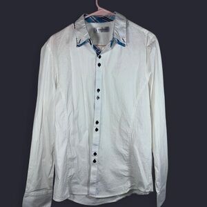 Tomsware Men’s Button Front Shirt in White with plaid trim inside collar